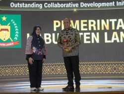 Jemput Bola ke Warga, Pj Bupati Langkat Sabet CNN Indonesia Awards