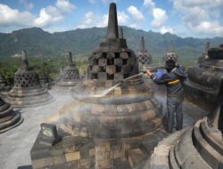 Arkeolog Minta Wacana Chattra Borobudur Tak Cuma Ditunda, tapi Dihapus