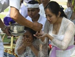 FOTO: Menengok Syahdu Perayaan Hari Galungan