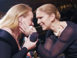 Adele Beber Alasan Mewek Lihat Celine Dion Datang ke Konsernya