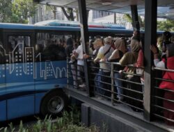 ASN DKI Hari Ini Ngantor Pakai Transportasi Umum, Sangat dianjurkan Laporan Selfie