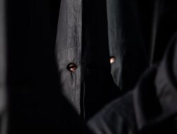 NYALANG: Menatap Teka-teki Dunia