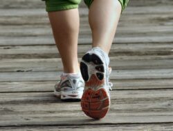 Apa yang Terjadi saat Kamu Langsung Jalan Kaki Setelah Makan?