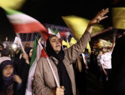 Warga Iran Diperingatkan Tak Gunakan Whatsapp dan Telegram