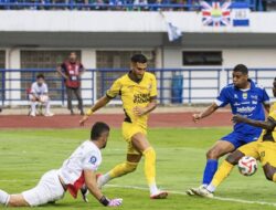 2 Gol Injury Time, Semen Padang Hajar Dewa United