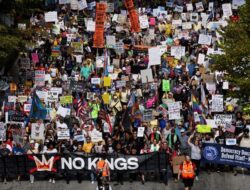 Aksi Ketidaksetujuan Besar ‘No Kings’, Jutaan Warga AS Turun ke Jalan