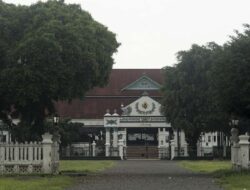 Tak Ada Bunyi Gamelan di Keraton Jogja Sampai sekarang Pemakaman Raja Surakarta