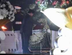 Prabowo Pimpin Upacara dan Renungan Hari Pahlawan di TMP Kalibata