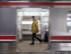 KRL Baru Buatan INKA Resmi Beroperasi