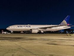 Insiden Roda Depan Pesawat Lepas Saat Mendarat Gegerkan Bandara AS