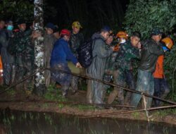 Tim SAR Temukan Potongan Tubuh Diduga Korban Pesawat ATR Jatuh