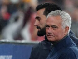 Mourinho Minta Maaf Permalukan Arbeloa di Liga Champions