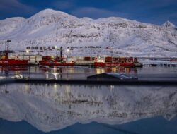 Pesona Greenland, Pulau Terbesar Dunia yang Diselimuti Es
