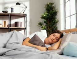 Tidur Siang Sebentar Ternyata Cegah Pikun, Ini Kata Dokter : Okezone Women